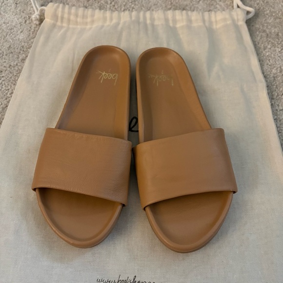 beek Shoes - Beek Women's Gallito Slide Sandals Honey